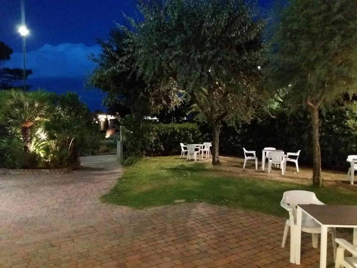 Hotel Astor B&B Lido di Classe Eksteriør bilde