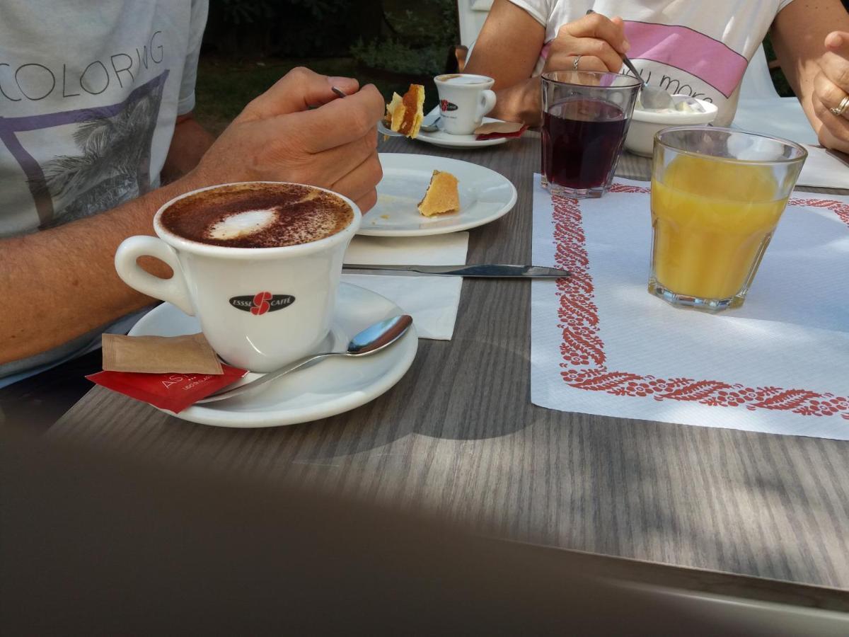 Hotel Astor B&B Lido di Classe Eksteriør bilde