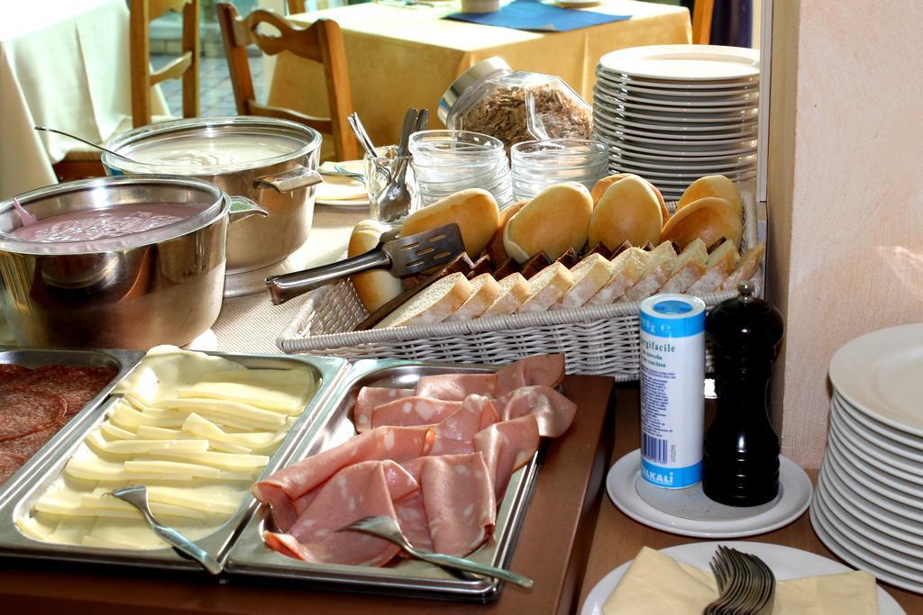Hotel Astor B&B Lido di Classe Eksteriør bilde