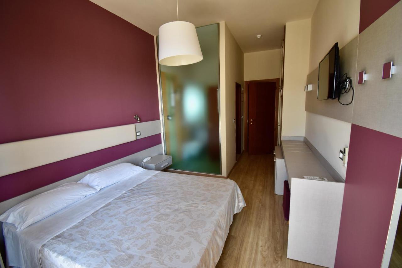 Hotel Astor B&B Lido di Classe Eksteriør bilde