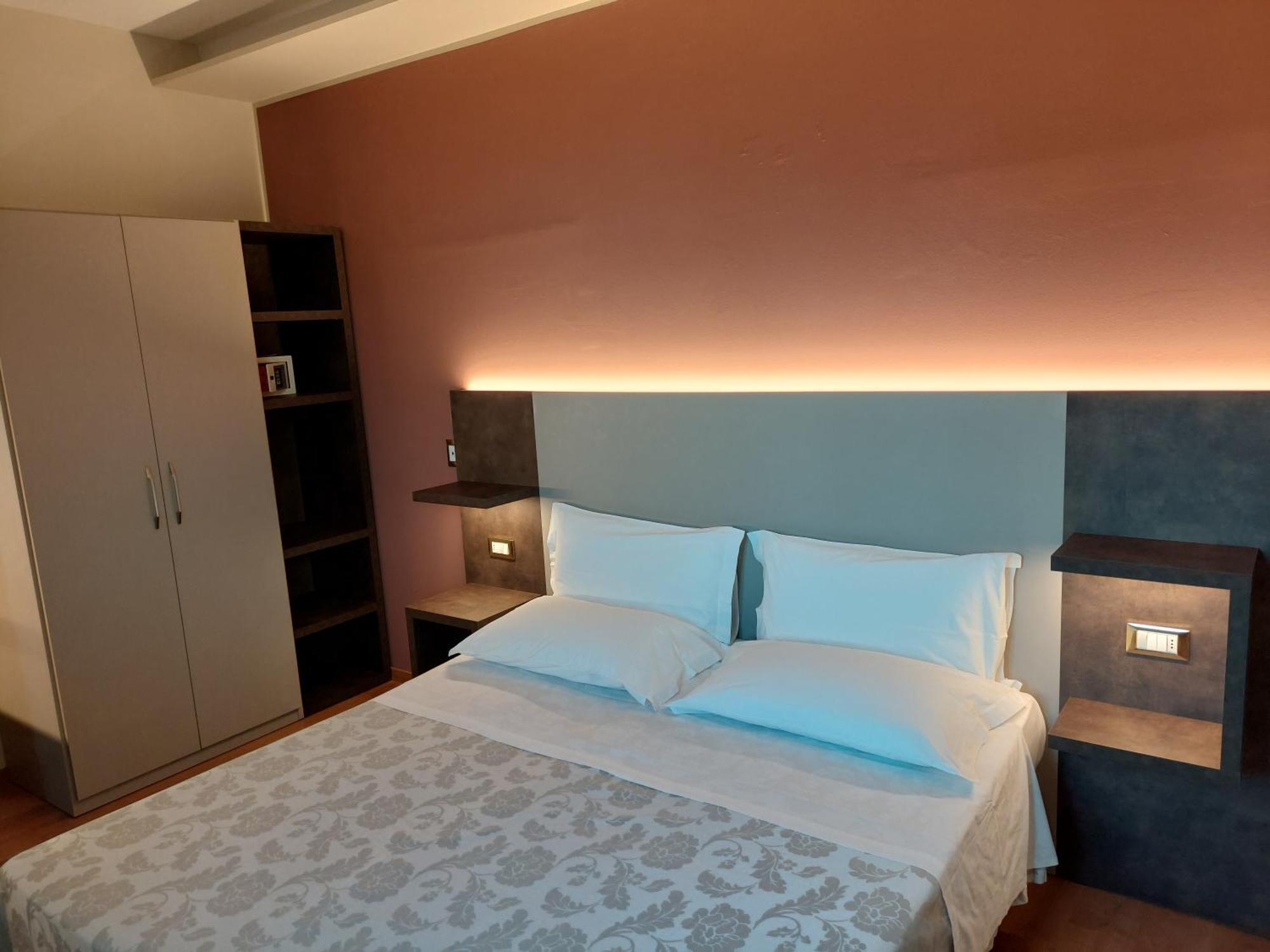 Hotel Astor B&B Lido di Classe Eksteriør bilde