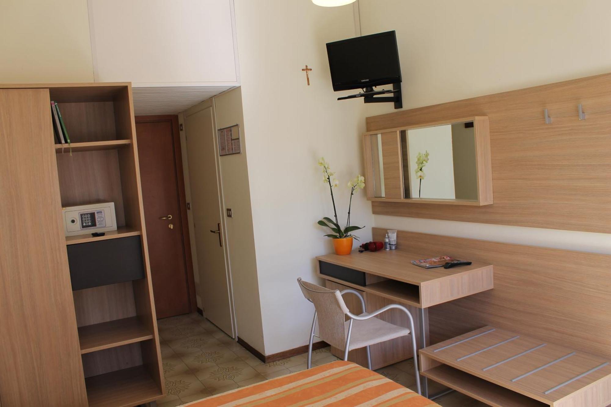 Hotel Astor B&B Lido di Classe Eksteriør bilde