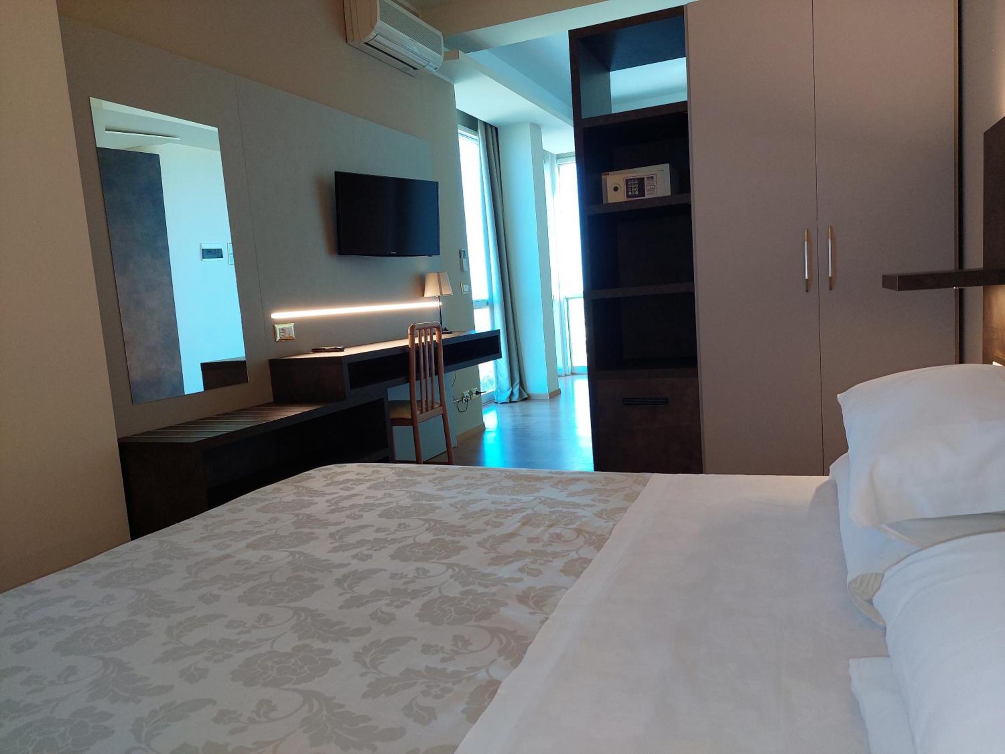 Hotel Astor B&B Lido di Classe Eksteriør bilde