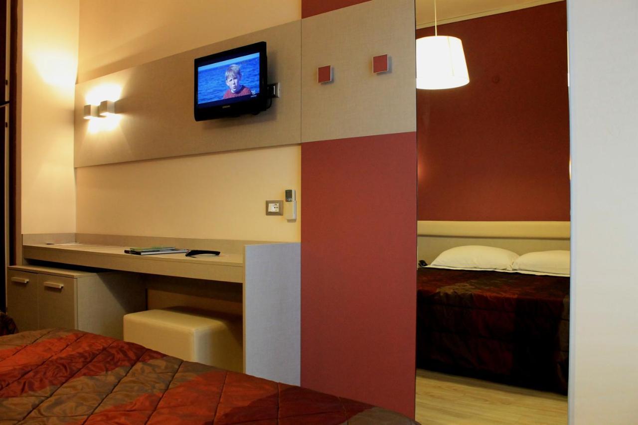 Hotel Astor B&B Lido di Classe Eksteriør bilde